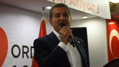 Mustafa Sarıgül kongrede baygınlık geçirdi