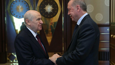 Sabah yazarı Okan Müderrisoğlu, Erdoğan ile Bahçeli arasındaki özel hukuka dikkat çekti