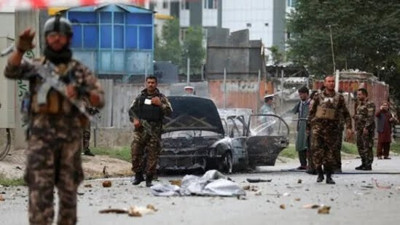 Başkanlık Sarayı yakınında bayram namazına saldırı