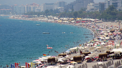 Çadır kuracak yer kalmadı. Tatilin keyfini korona çıkarıyor