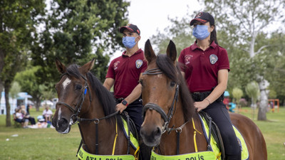 Bakırköy sahilinde atlı polisler devriye gezdi