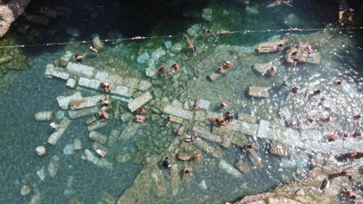 Dünyanın dört bir yanından 2500 yıllık havuz için Türkiye'ye geliyorlar