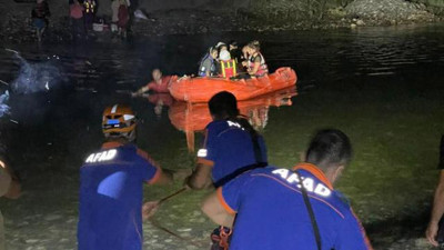 21 kişi Dicle Nehri kıyısında mahsur kaldı