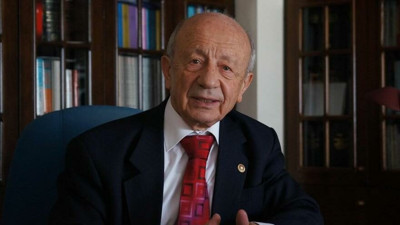 Milli Savunma eski Bakanı Hikmet Sami Türk sordu: Türkiye’de şeriat devleti mi isteniyor?