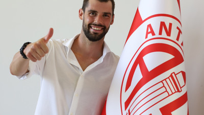 Andrea Poli resmen Antalyaspor'da