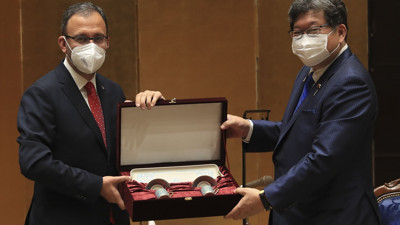 Bakan Kasapoğlu, Japon mevkidaşı Hagiuda Kooiçi ile görüştü