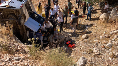 Kahramanmaraş’ta korkunç kaza. Menfeze yuvarlandı