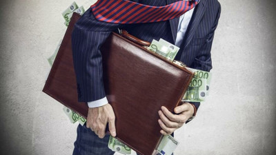 300 milyar dolar yurtdışına kaçtı