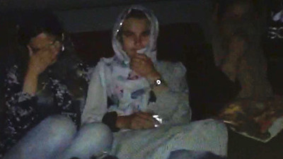 Otobüsün bagajından çıktılar