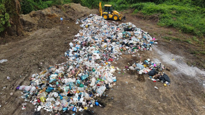 AKP’li belediye ormana çöp dökerken yakalandı