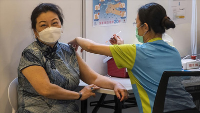 Dünyada 3 milyar 860 milyon dozdan fazla korona aşısı yapıldı