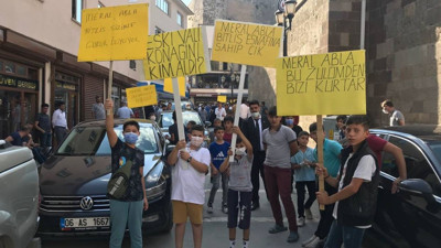 Bitlisli çocuklar Meral Akşener'i böyle karşıladı