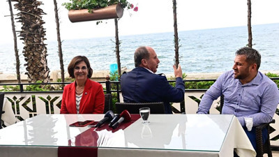 Muharrem İnce basın toplantısını sırtını dönerek yaptı