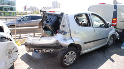 Maltepe'de zincirleme trafik kazası: 3 yaralı