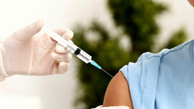 Fatih Erbakan rakamlarla tepki gösterdi. Aşı zorunluluğu tartışması büyüyor