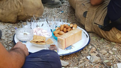 Bu tepsi kardeşliğin tepsisidir