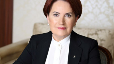 Akşener'den milli güreşçilerimize tebrik mesajı