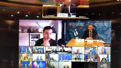 Kullanıcılarına 35 dolar Zoom'layacak