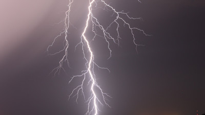 Bangladeş'te düğüne yıldırım düştü. Çok sayıda kişi öldü