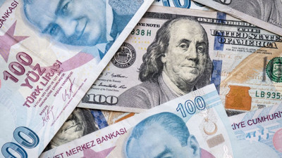 Gündüz 8.40’ın altında seyreden dolar gece bombayı atlattı