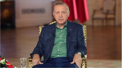 Cumhurbaşkanı Erdoğan konuştu Dolar yine fırladı! Canlı yayındaki o sözler ateşi yükseltti...