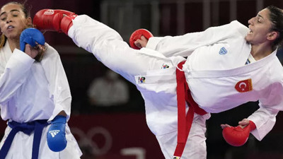 Milli kareteci Merve Çoban yarı finale yükseldi