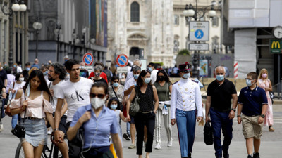 İtalya’da zorunlu aşı kartı dönemi başlıyor
