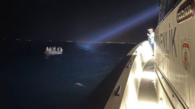 Yunanistan'ın ölüme terk ettiği 14 sığınmacı kurtarıldı