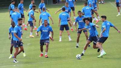 Fenerbahçe'de Serdar Aziz ve Jose Sosa takımla çalıştı