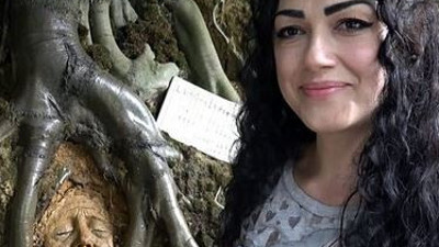 Bir tarafta ağaçları yakanlar bir tarafta ağaçlara sanatını bırakanlar