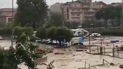 Sinop'ta araçlar sular altında kaldı