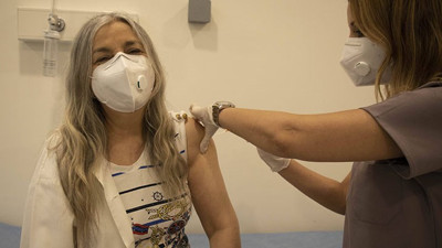 İzmir’de sahte aşı iddiası: 1 hemşire gözaltına alındı