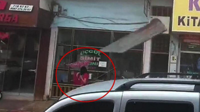 Bir adımla faciadan kurtuldu! O anlar bir vatandaşın cep telefonu kamerasına yansıdı