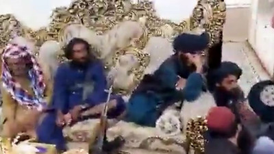 Raşit Dostum'un evi düştü. Taliban Dostum'un evinde keyif yaptı