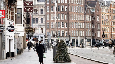 Hollanda korona virüs tedbirlerini kaldırıyor