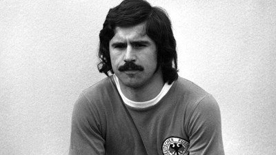 Almanların efsane futbolcusu hayatını kaybetti