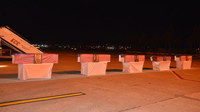 Rus mürettebatın cenazeleri törenle ülkelerine uğurlandı