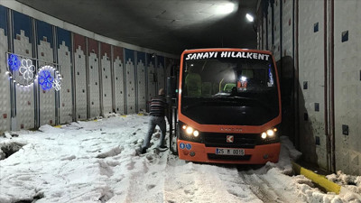 Erzurum'da şiddetli dolu: Yollar beyaza büründü, taşkınlar yaşandı