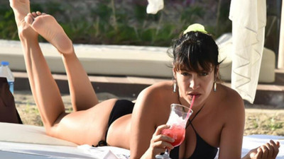 Taliban'ı görünce ''Şeriata hayır'' paylaşımı yaptı