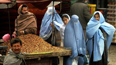 Taliban çok hızlı ilerledi, kadınlar hazırlıksız yakalandı! Burka fiyatlarında rekor artış...