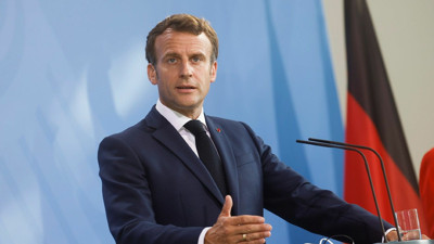 Macron’un sözlerinin ardından, Fransız askerlerinin eski görüntüleri gündem oldu