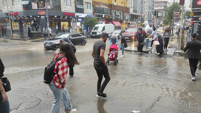 Kars'ta cadde ve sokaklar göle döndü