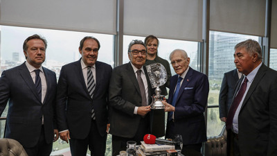 Akit yazarından tarihi itiraf. Savaş ganimeti olarak verildi. Sedat Peker gündeme getirmişti