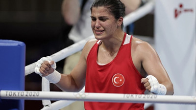 Busenaz Sürmeneli altın madalyasıyla Anıtkabir'e gitti