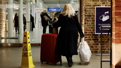 Umman sınırlarını açıyor