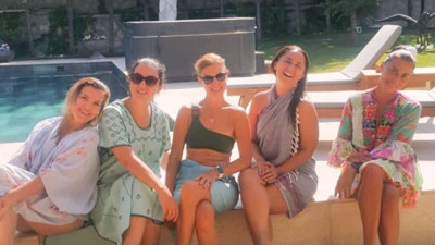 Ankaralı gazeteciler yorgunluğu havuzda attı