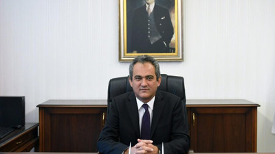 Milli Eğitim Bakanı Mahmut Özer görevden aldı, AKP'li vekil tepki gösterdi