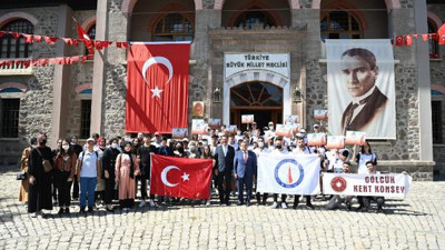 Balıkesir'li gençlerden Anıtkabir ziyareti