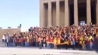 Anıtkabir'de yer gök inledi, binlerce genç andımızı okudu