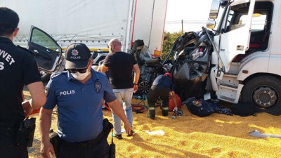 Manisa'da feci kaza: 3 ölü, 5 yaralı